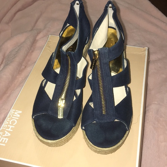 MK Dakota Wedge - Picture 1 of 4